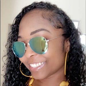 Meet your Posher, Rashaada